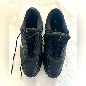 Men’s size 10 Nike Golf cleats